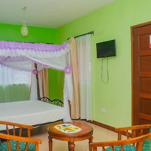 Standard Zimmer mit Kingsize-Bett